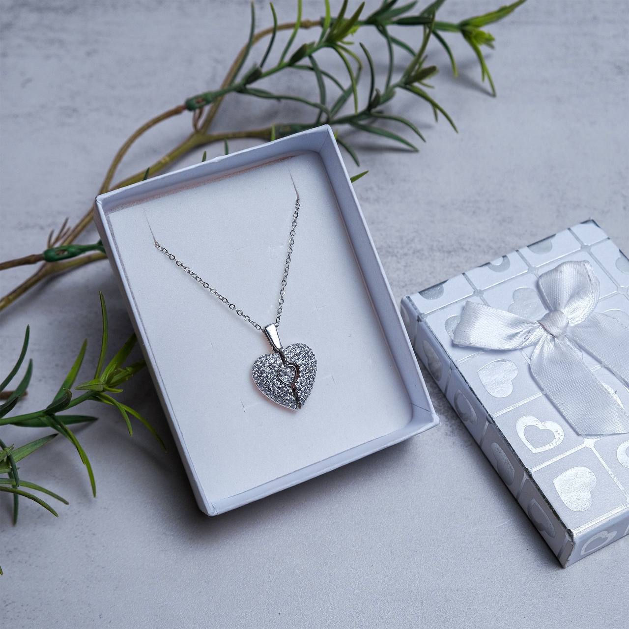 قلادة قلب مع نقش اسم