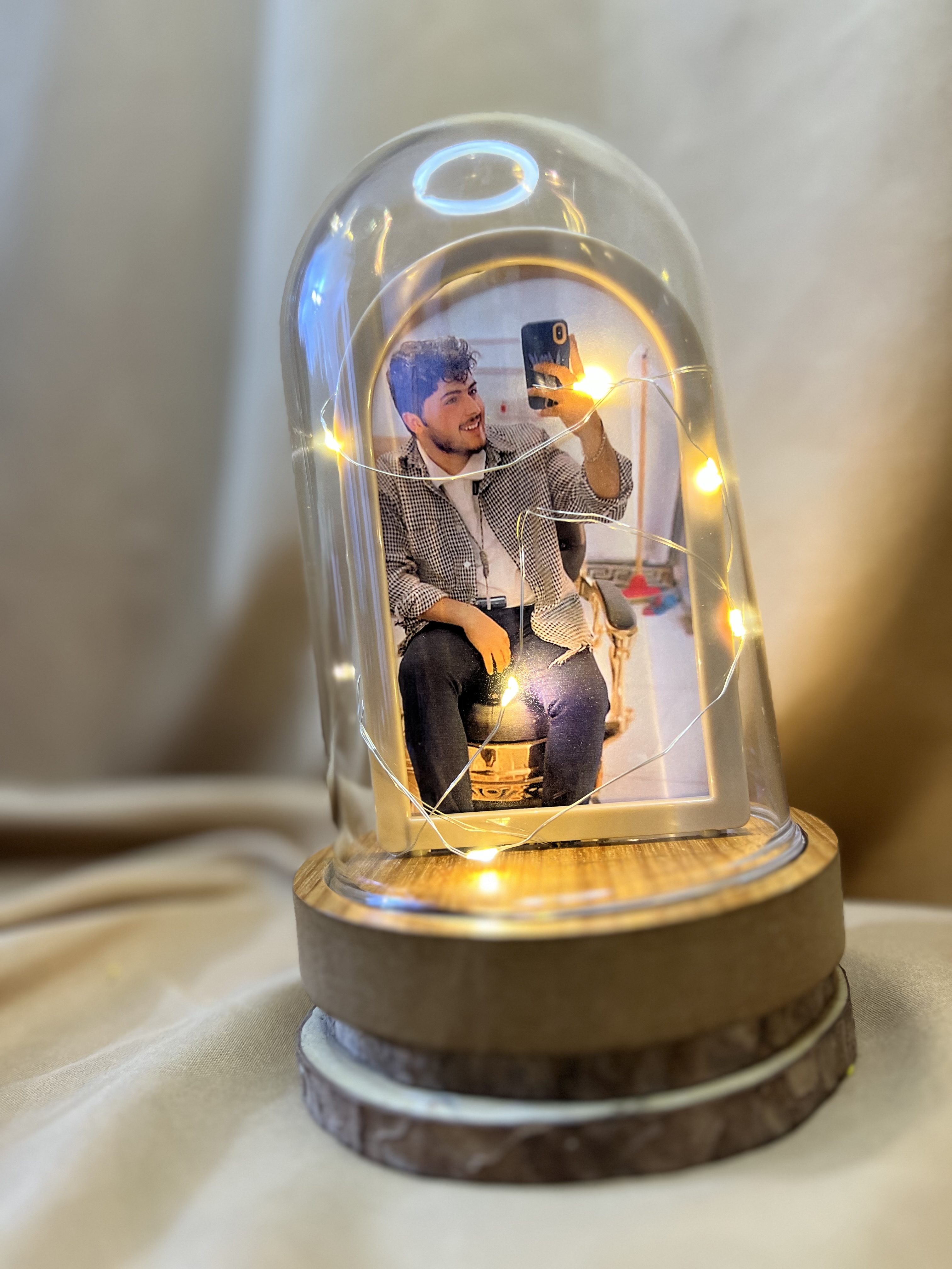 البلوره الضوئيه الملكيه