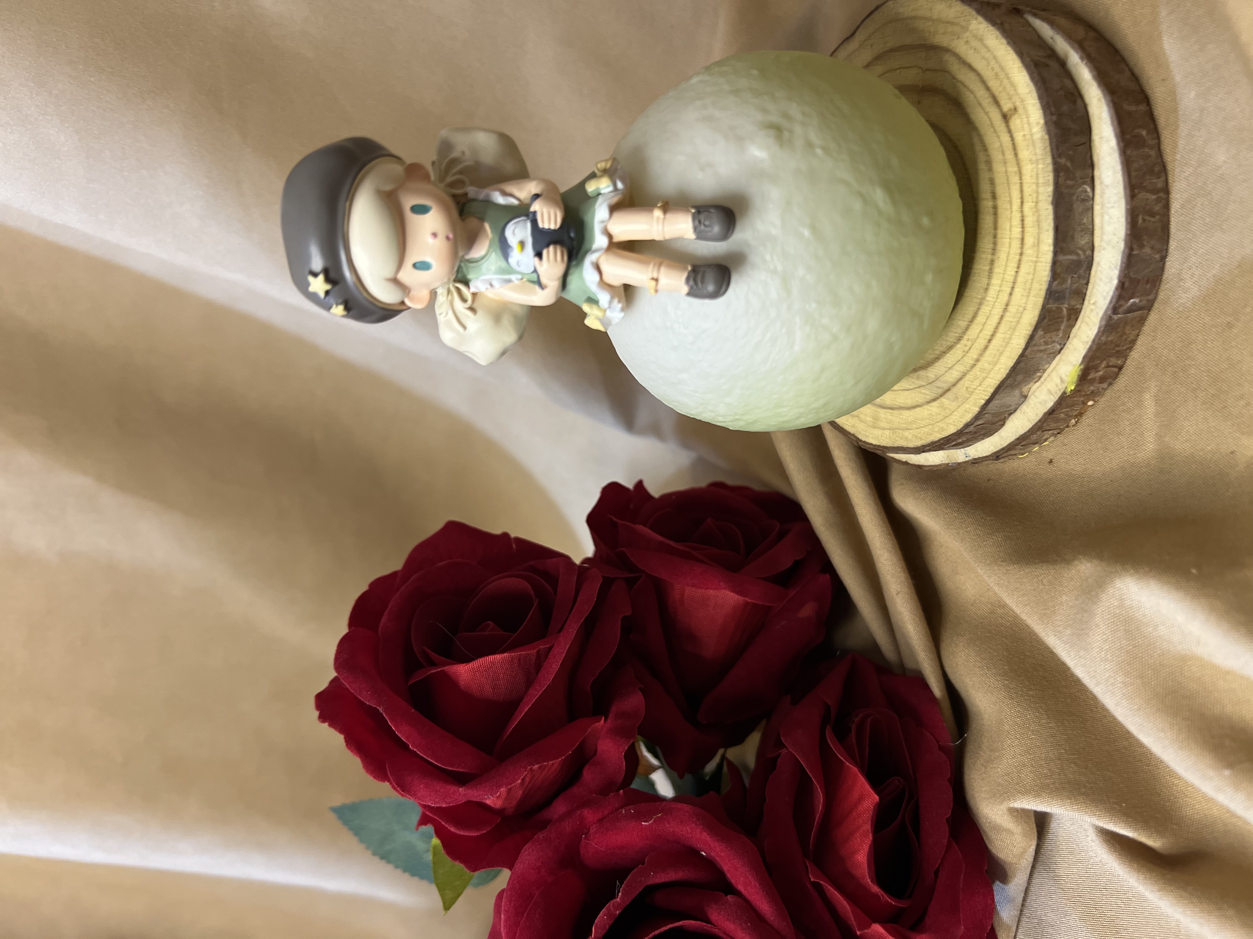 مصباح فتاة الكون