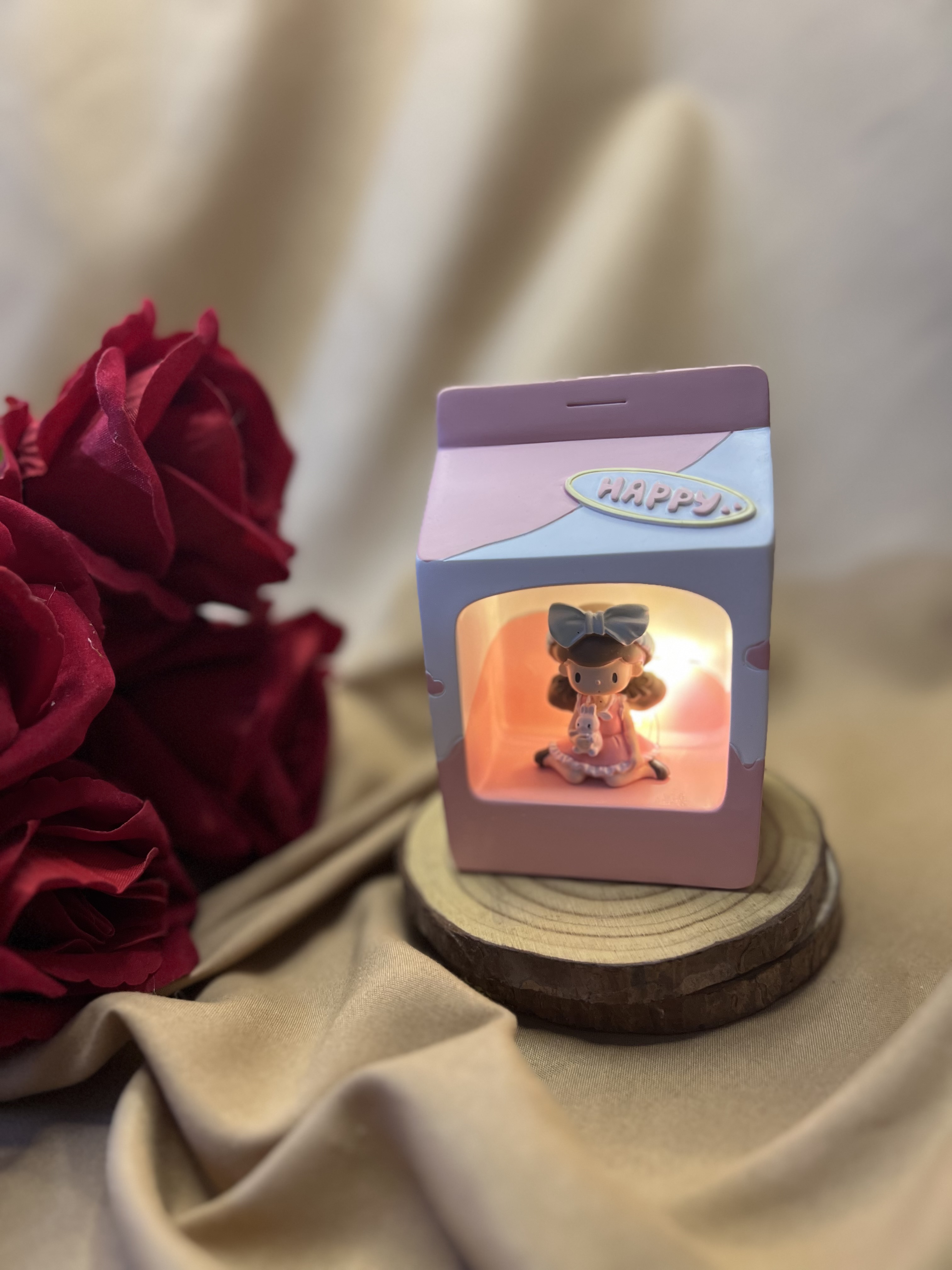 مصباح فتاة علبة الحليب