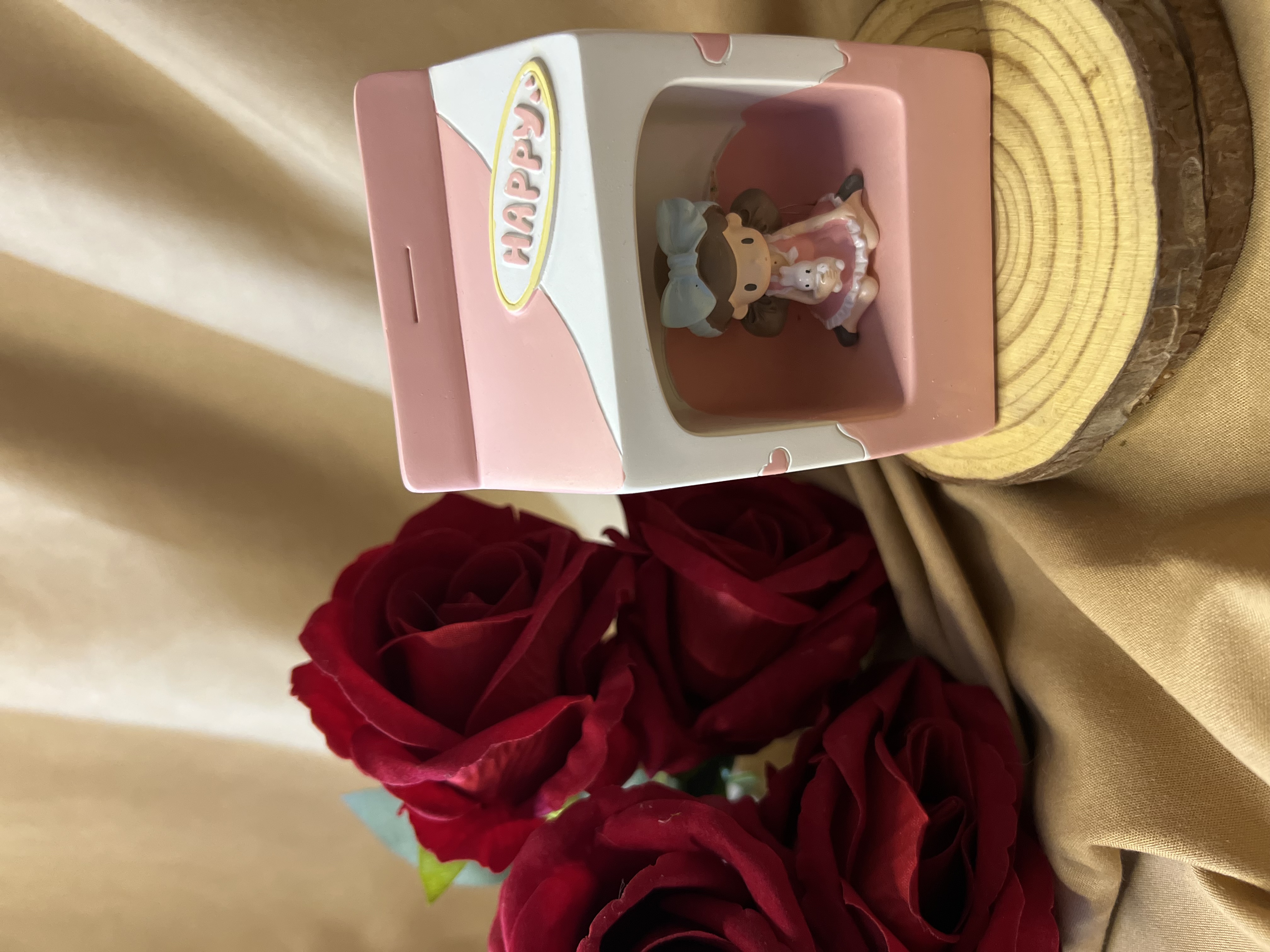 مصباح فتاة علبة الحليب