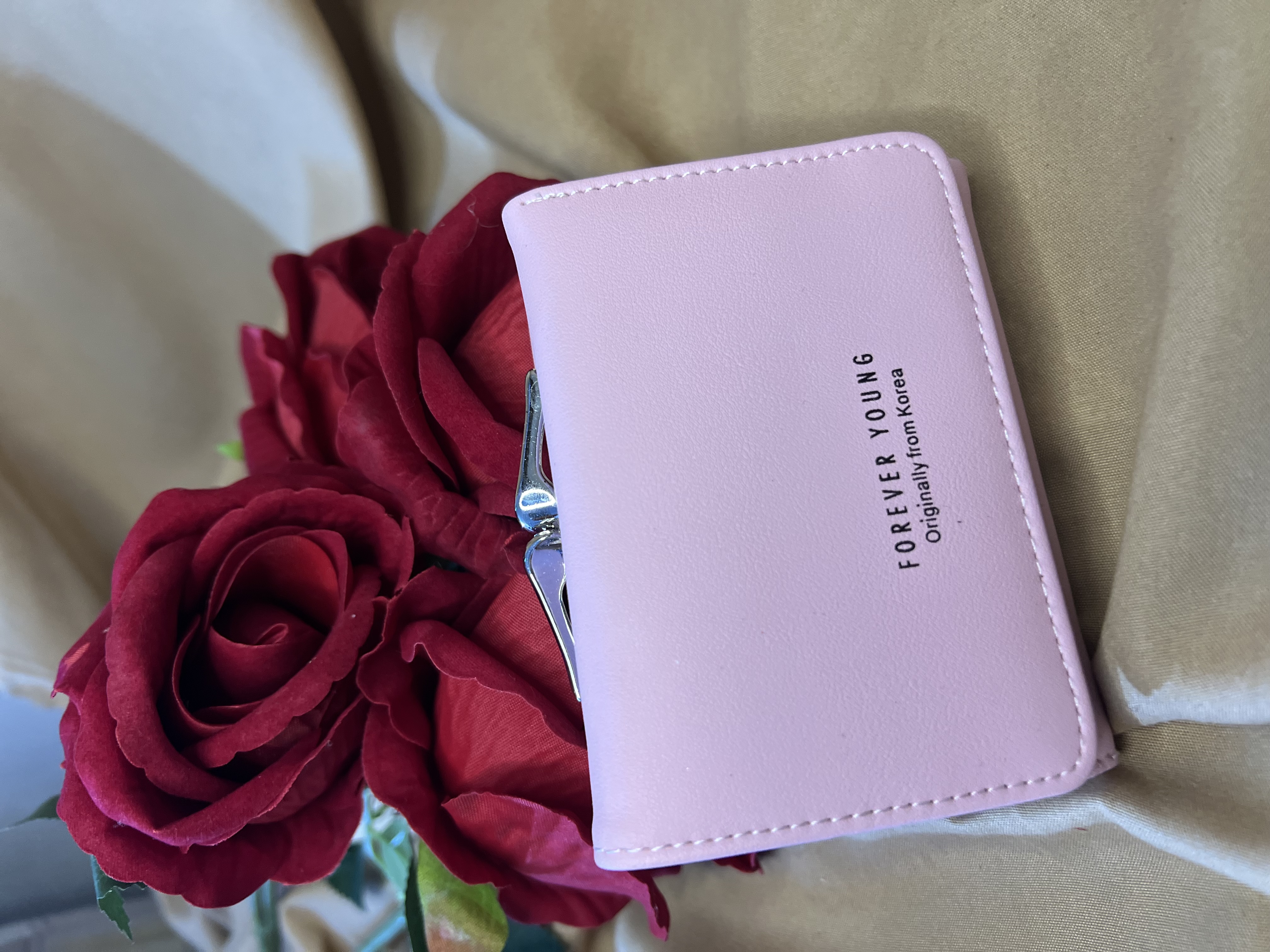 جزدان نسائي