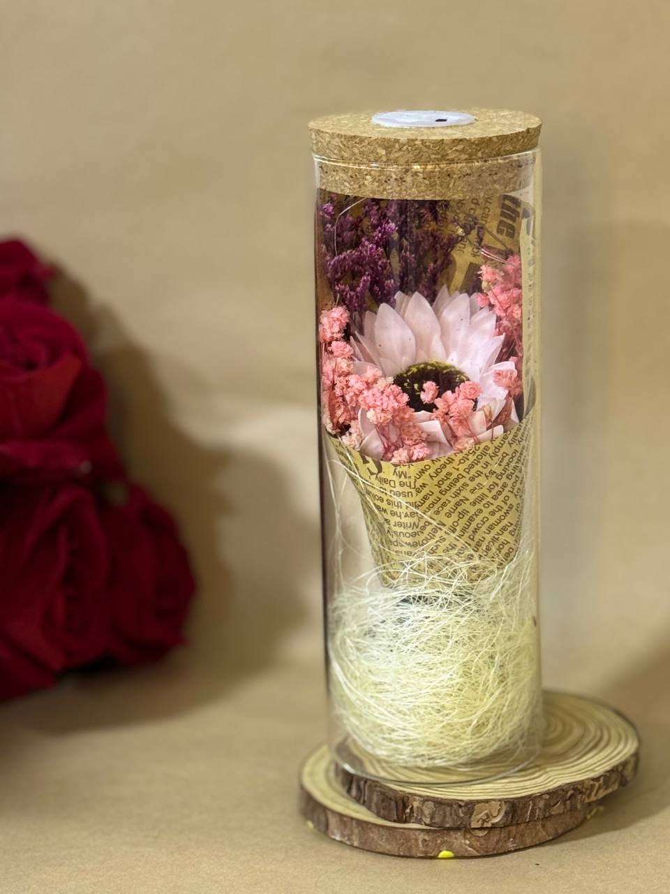 أسطوانة زهور طبيعية مضيئة