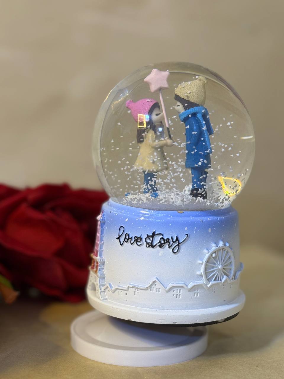 كرة ثلج Love Story الموسيقية